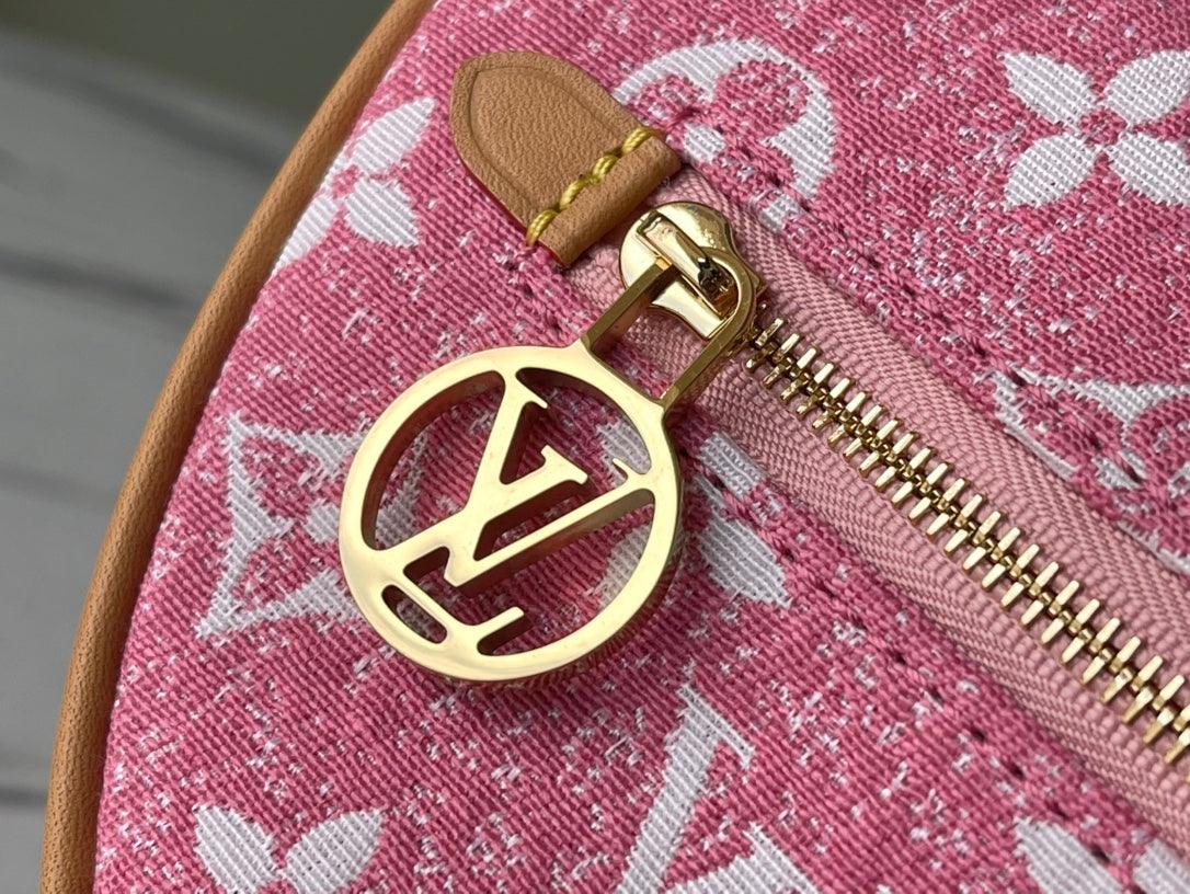 LuVi Nicolas Ghesquière Croissant M81166 luxurysteps