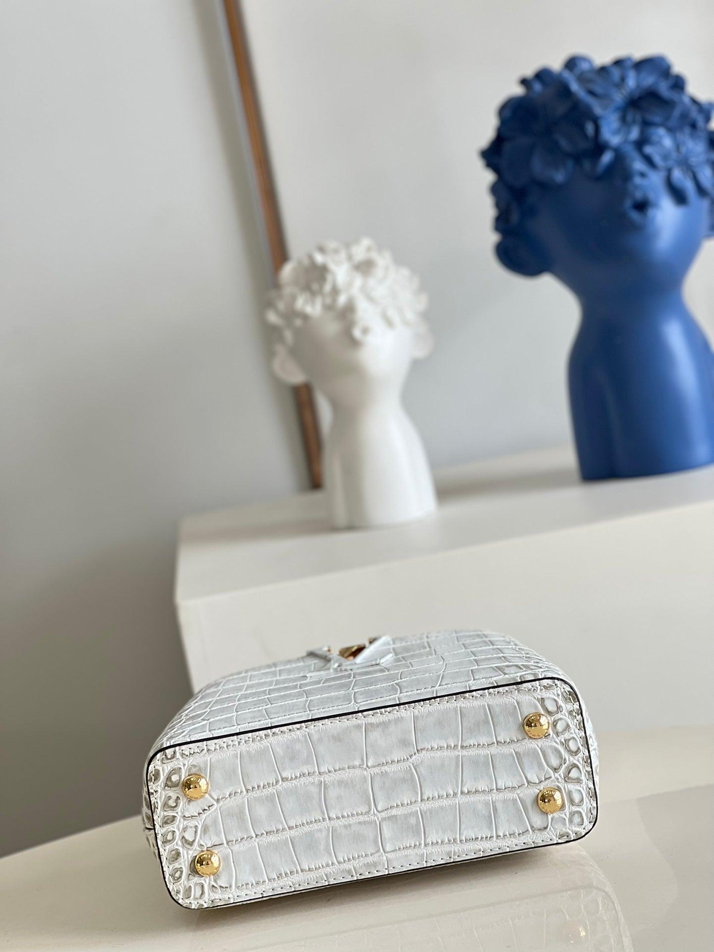 LuVi Capucines Monogram Flower M48865 luxurysteps