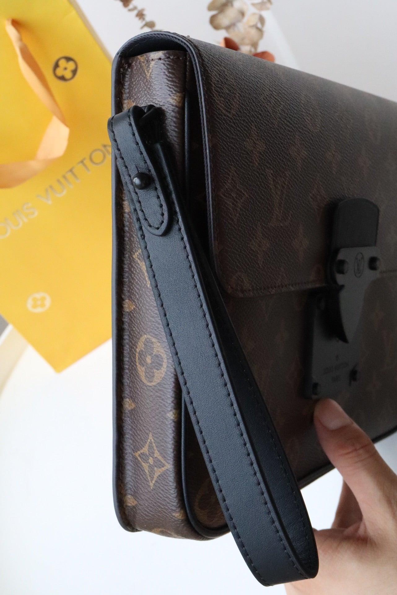 LuVi S LOCK A4 POUCH M80560 LUXURYSTEPSCO