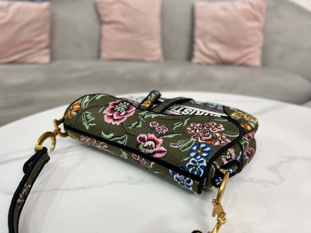 1984 - Saddle Bag With Strap Green Cross-Stitch Embroidery - GoatLV
