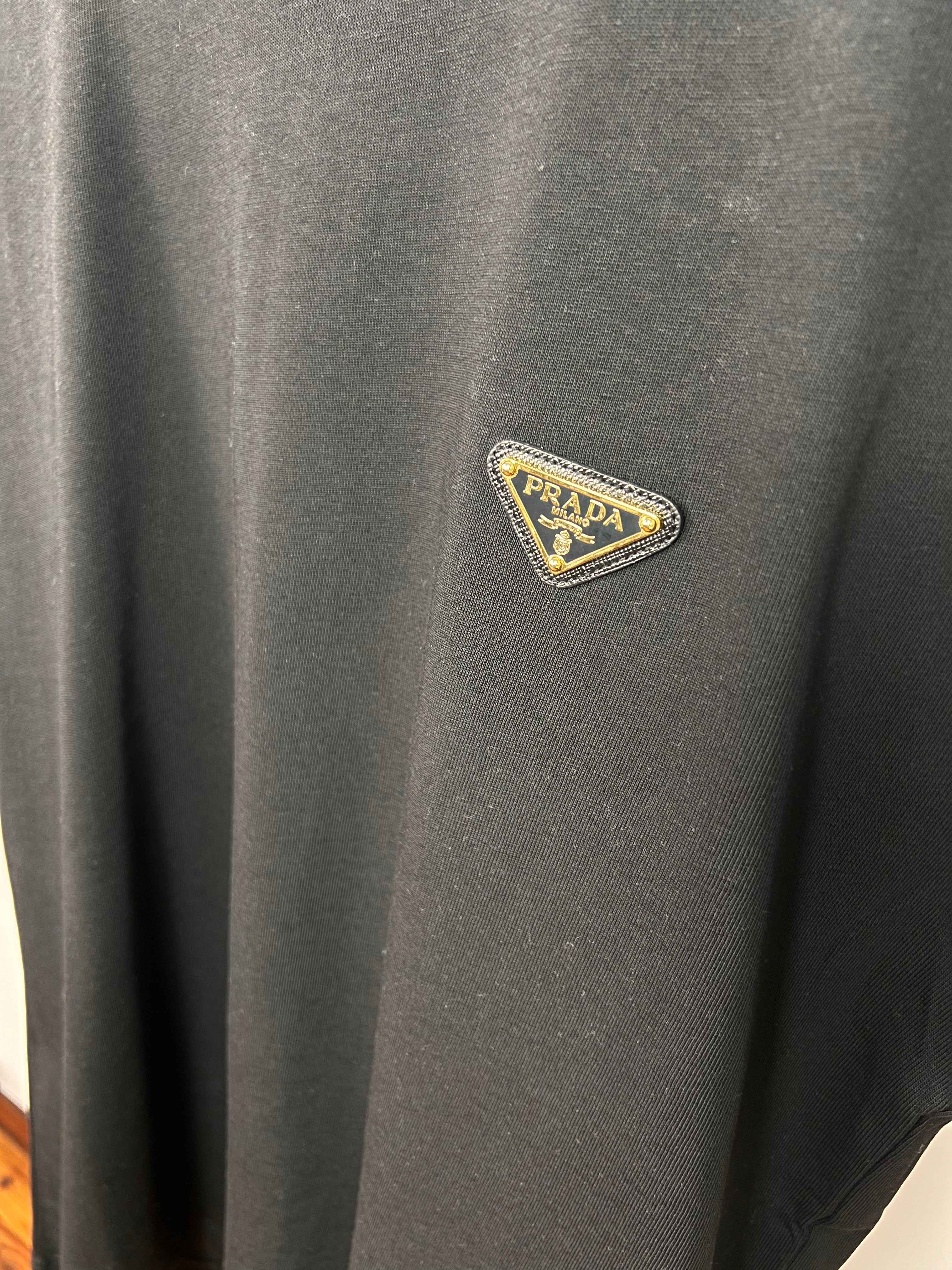 Sneakerhill - Prada T-Shirt 101