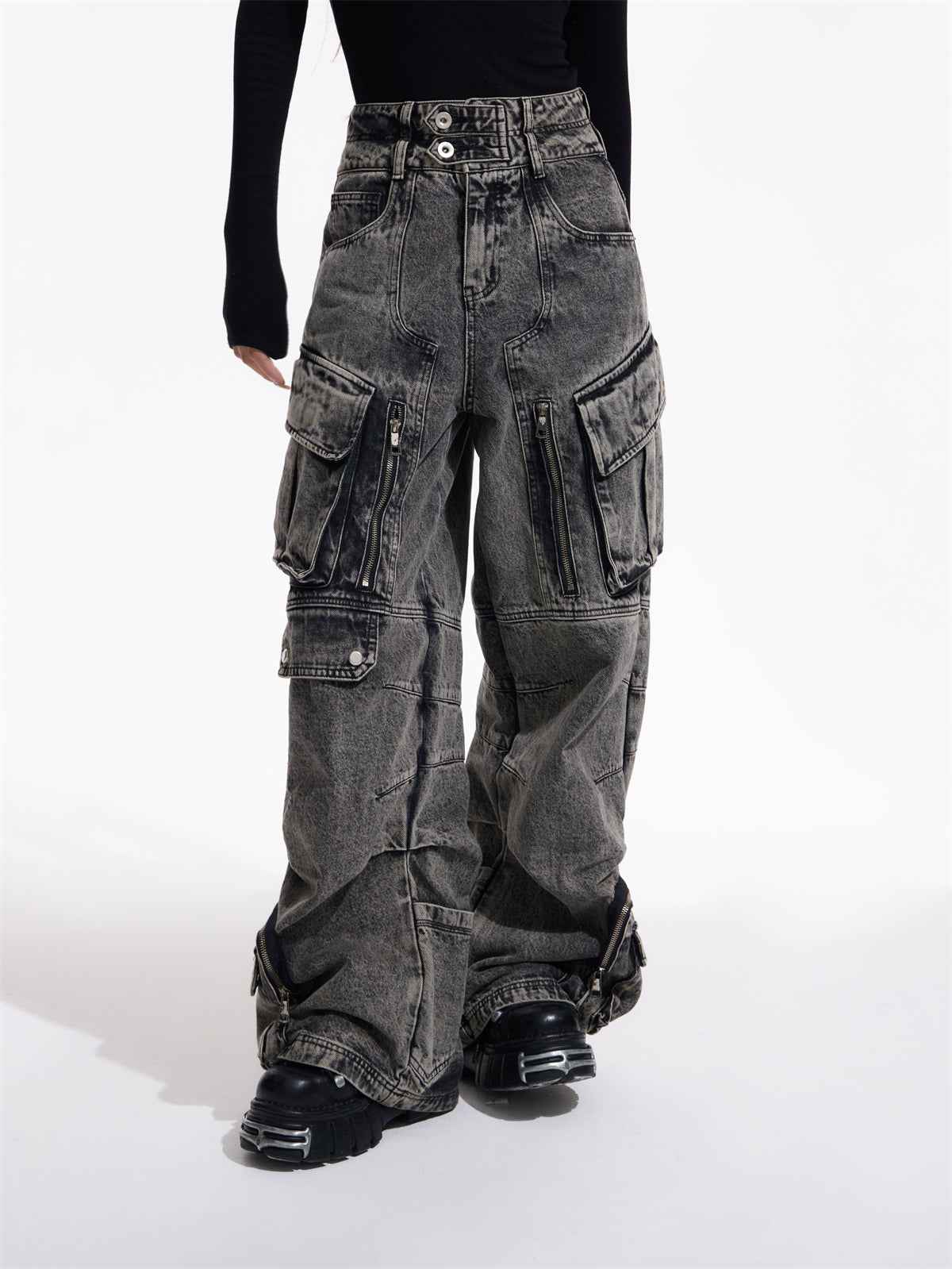 Work Style Multi-Pocket Jeans