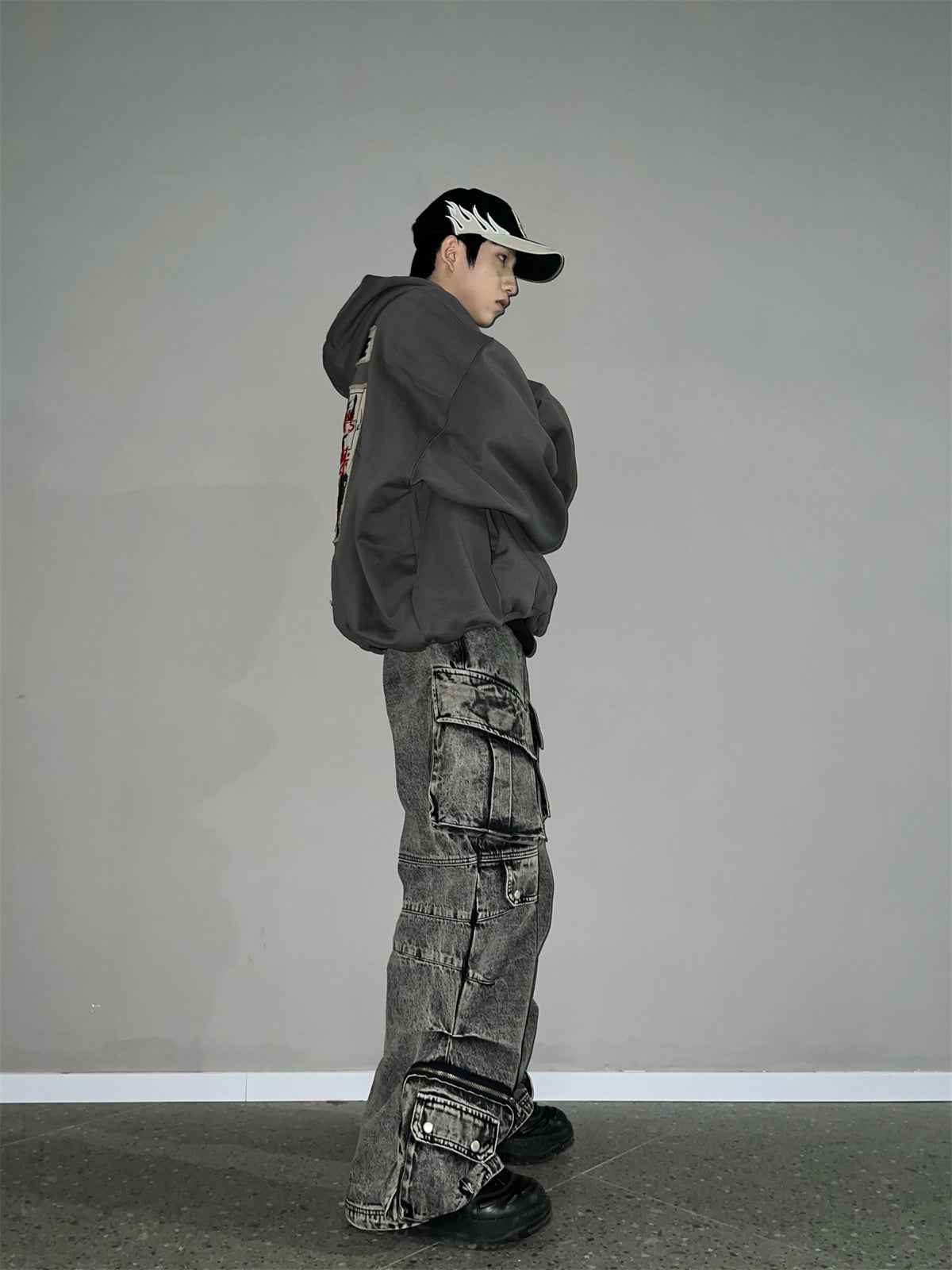 Work Style Multi-Pocket Jeans