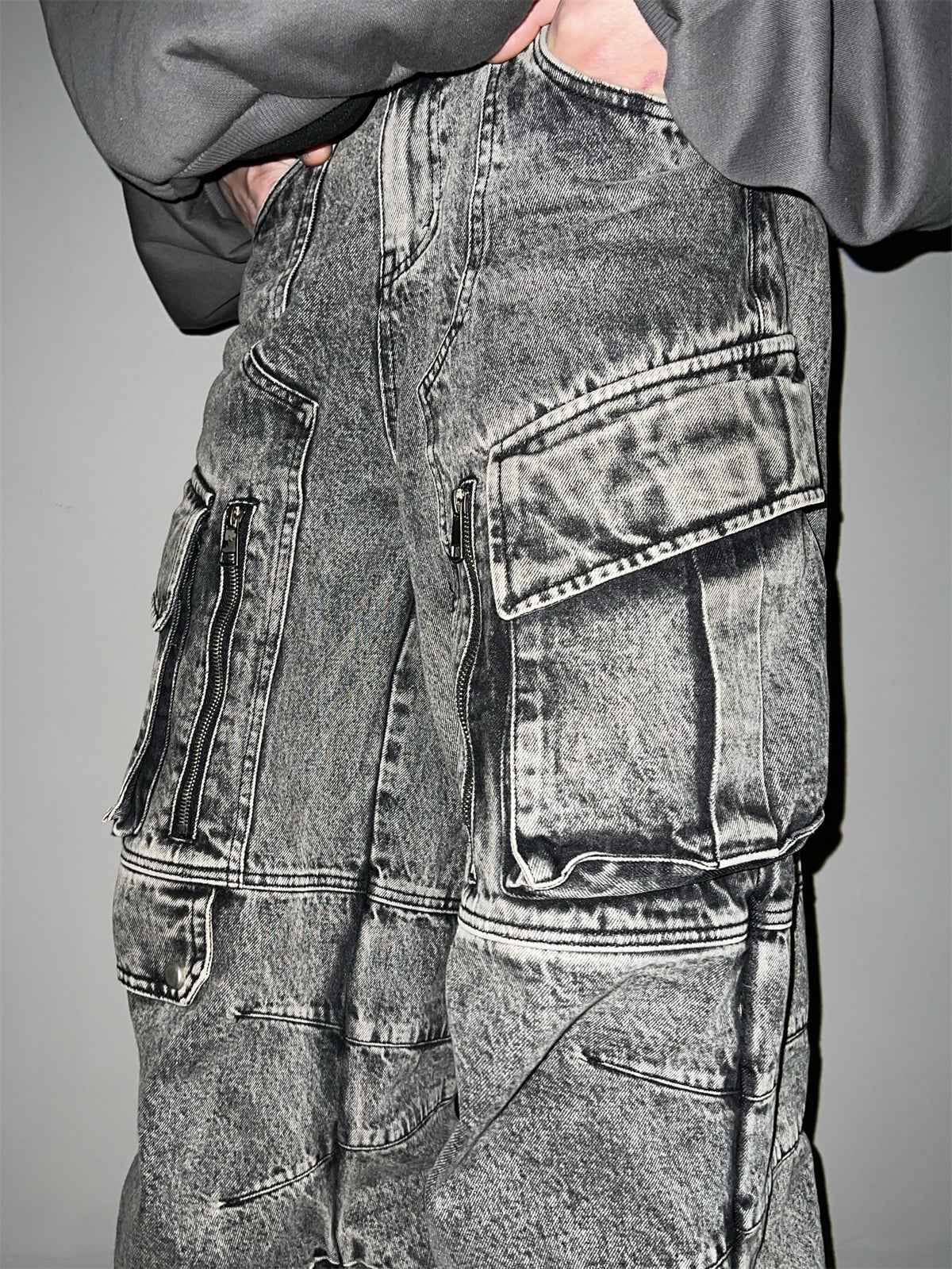 Work Style Multi-Pocket Jeans
