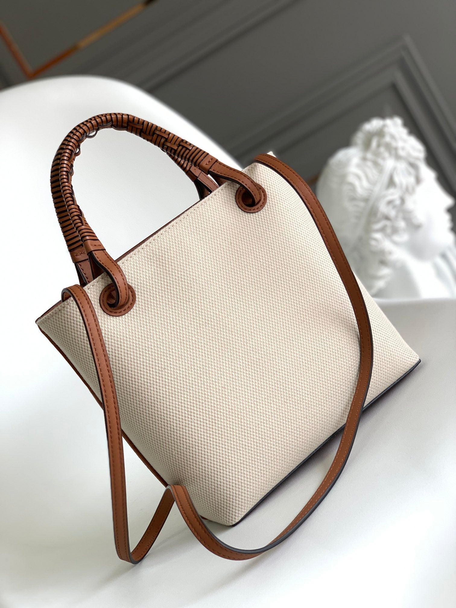 Loewe Amazona Mini 062187 luxurysteps