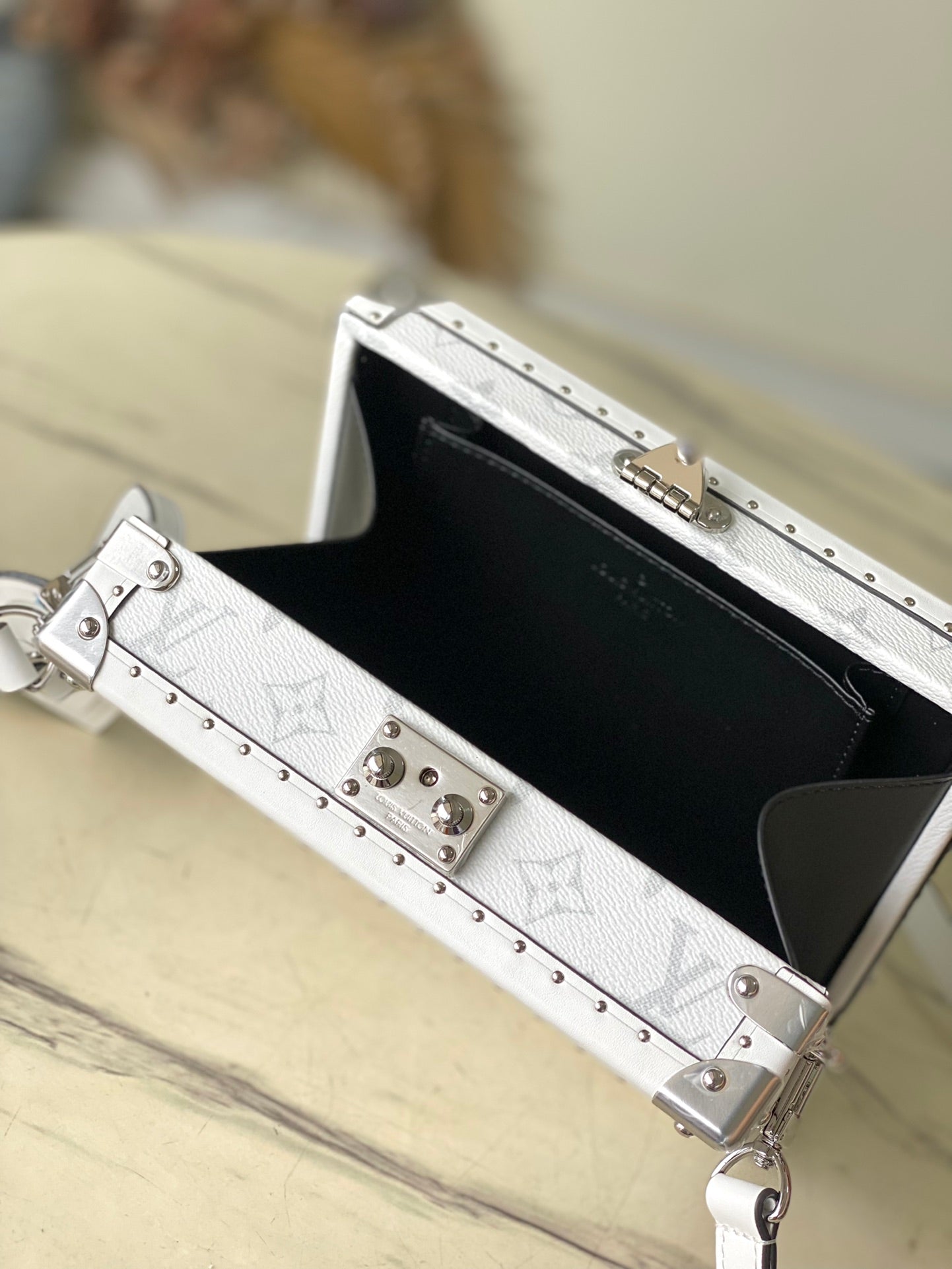 LuVi Monogram Hardsided Taigarama M11049 luxurysteps