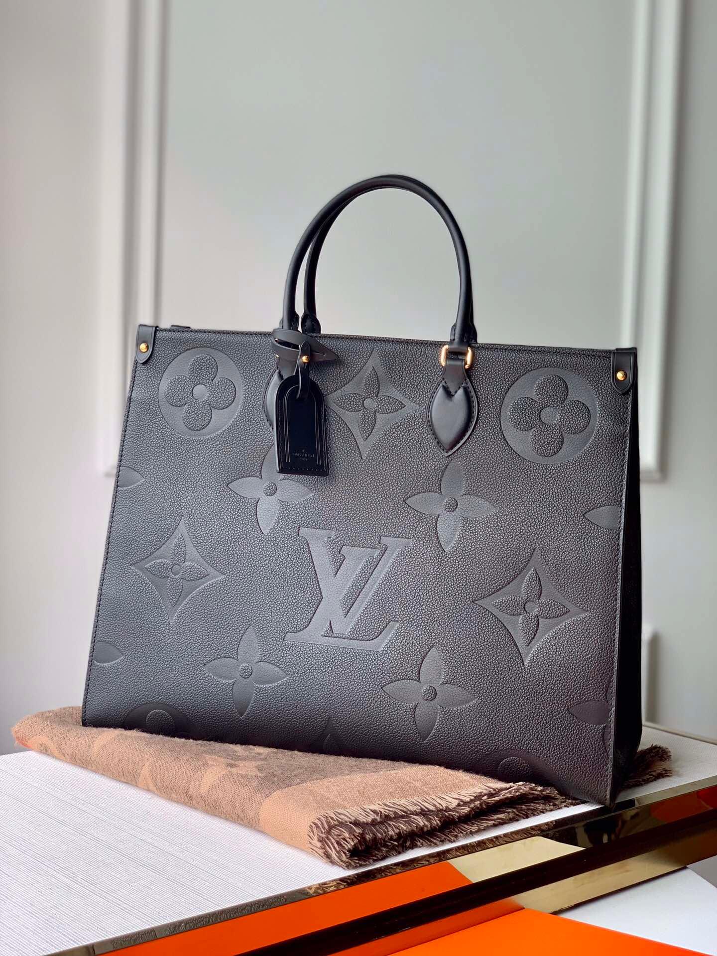 LuVi Onthego Monogram M44925.