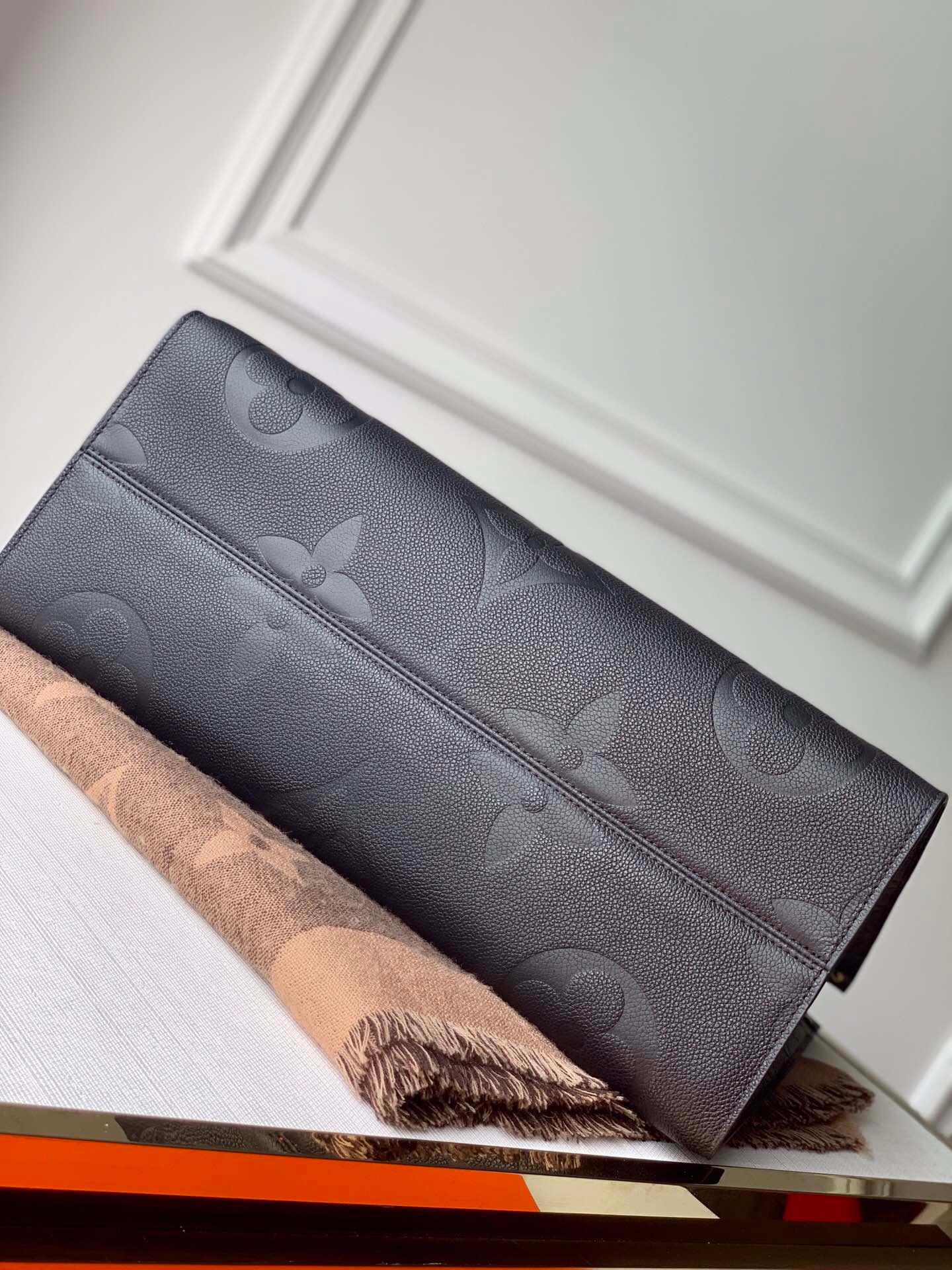 LuVi Onthego Monogram M44925.
