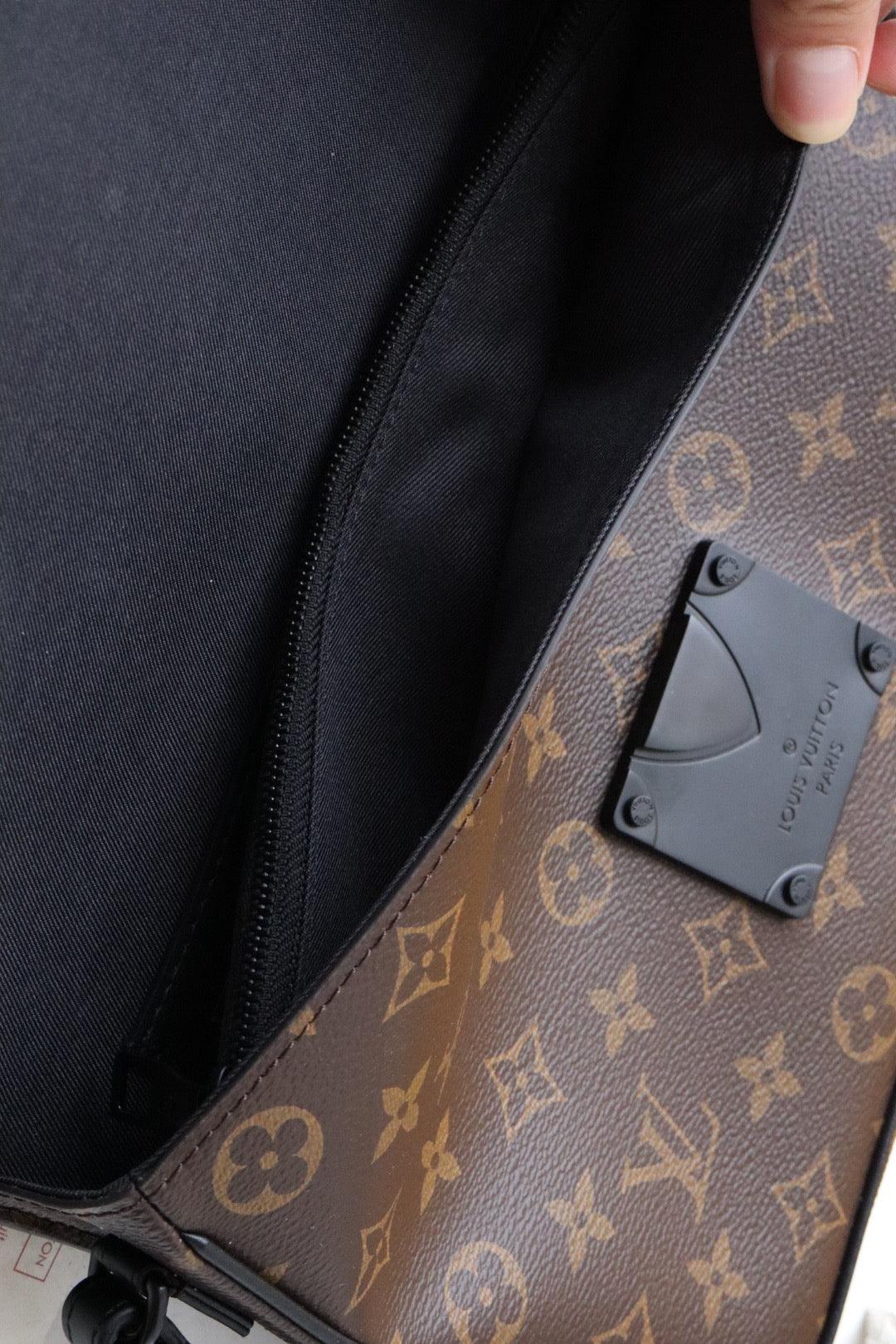 LuVi S LOCK A4 POUCH M80560 LUXURYSTEPSCO