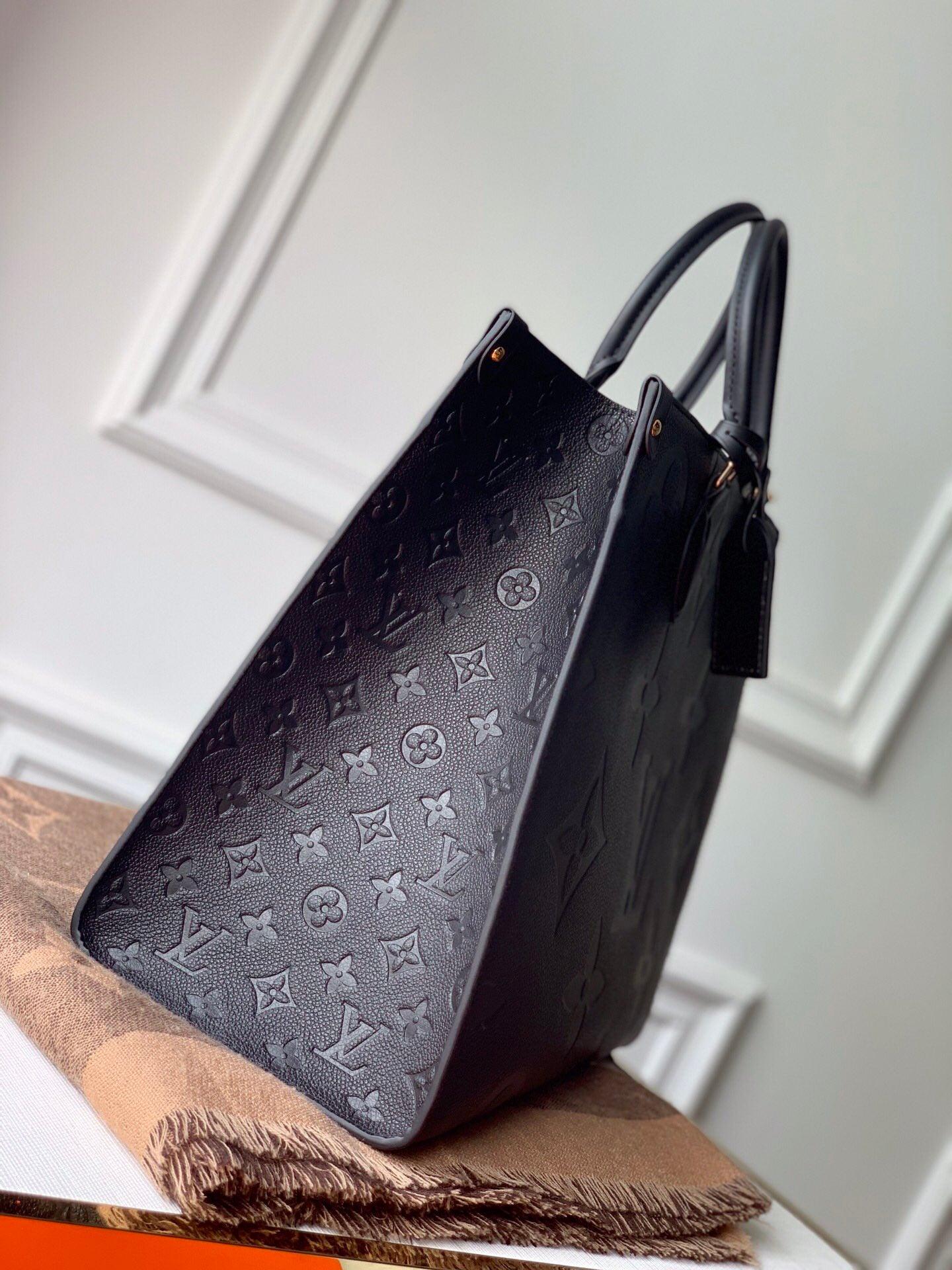 LuVi Onthego Monogram M44925.