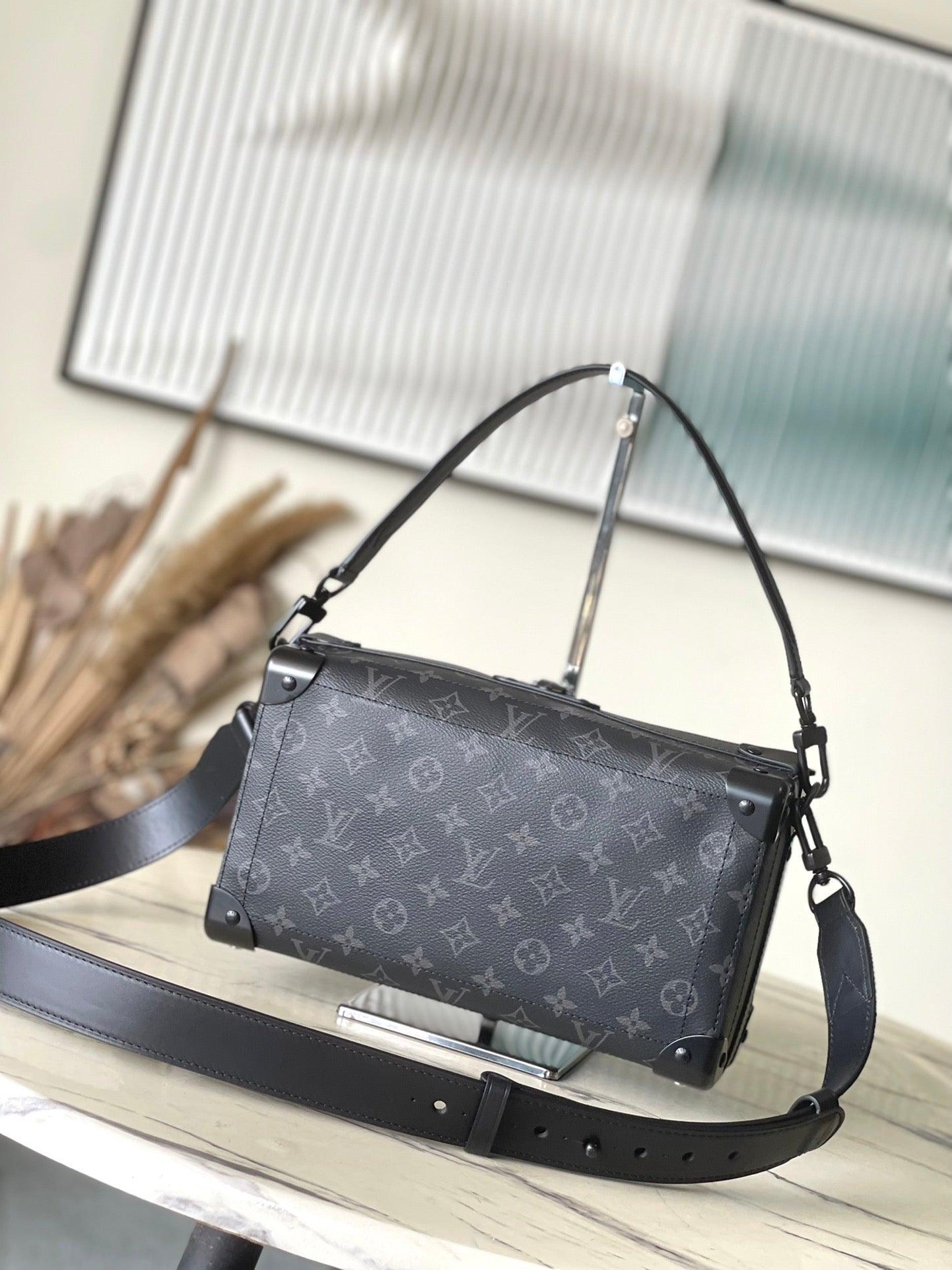 LV Soul Trunk East West Monogram Dus M11744 1984brand