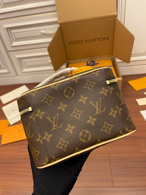 BFWD - LOV Bags - 1000 Bags Fashion Waves