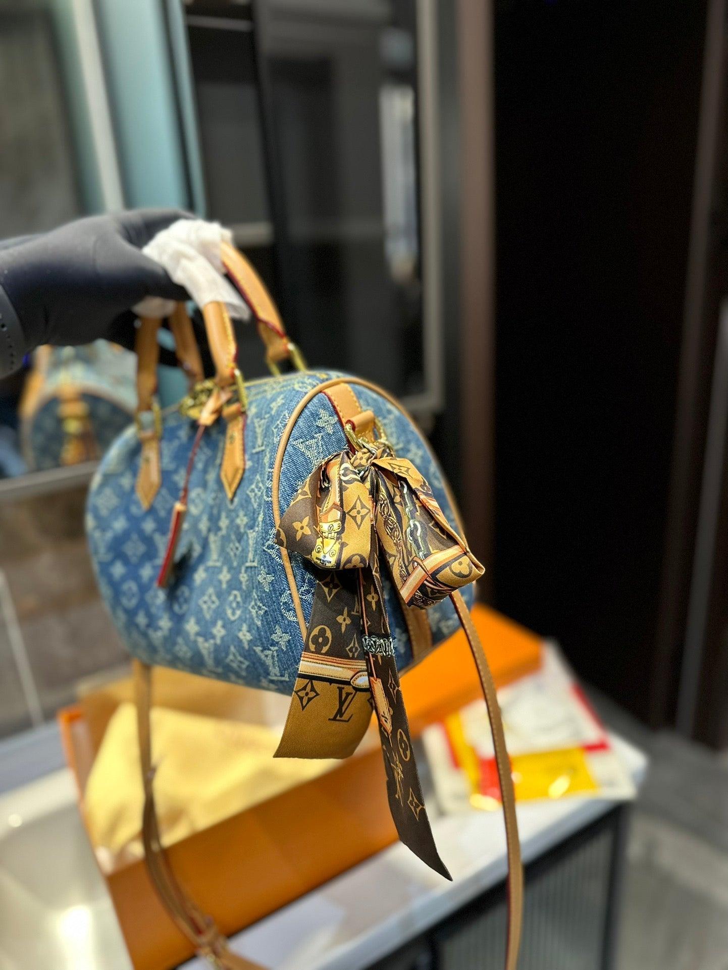 CN - New Collection Bags LUV 761 Charm Nicely