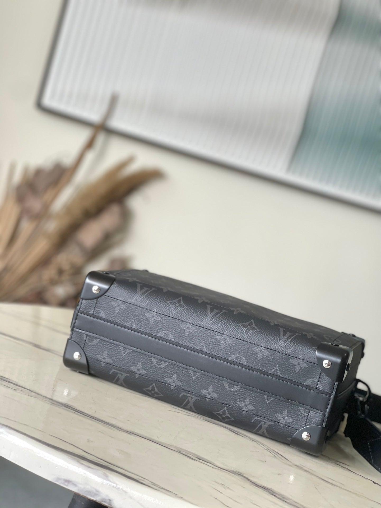 LV Soul Trunk East West Monogram Dus M11744 1984brand