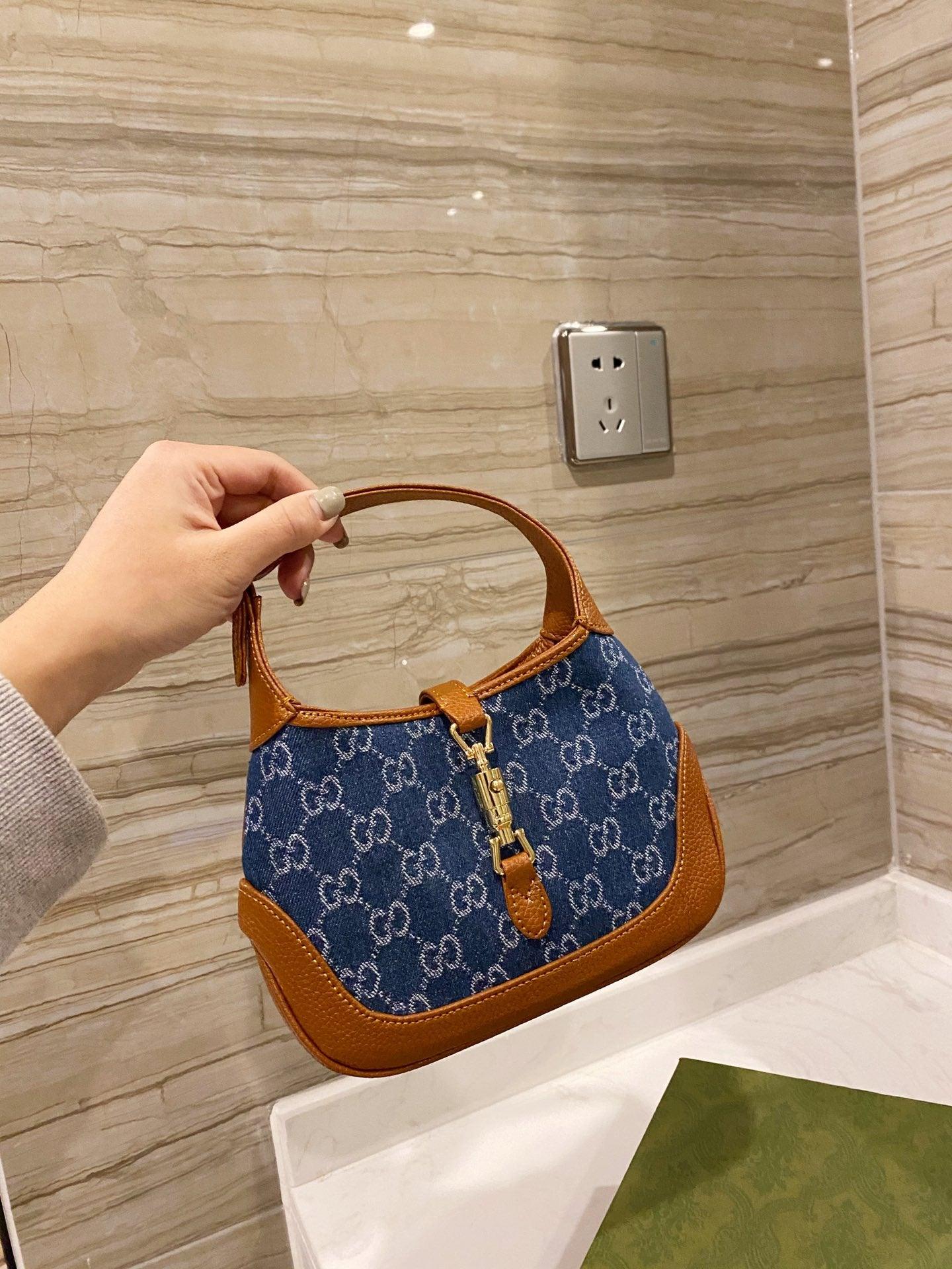 Sneakerhill - Luxury Edition Bags GCI 221 Sneakerhill