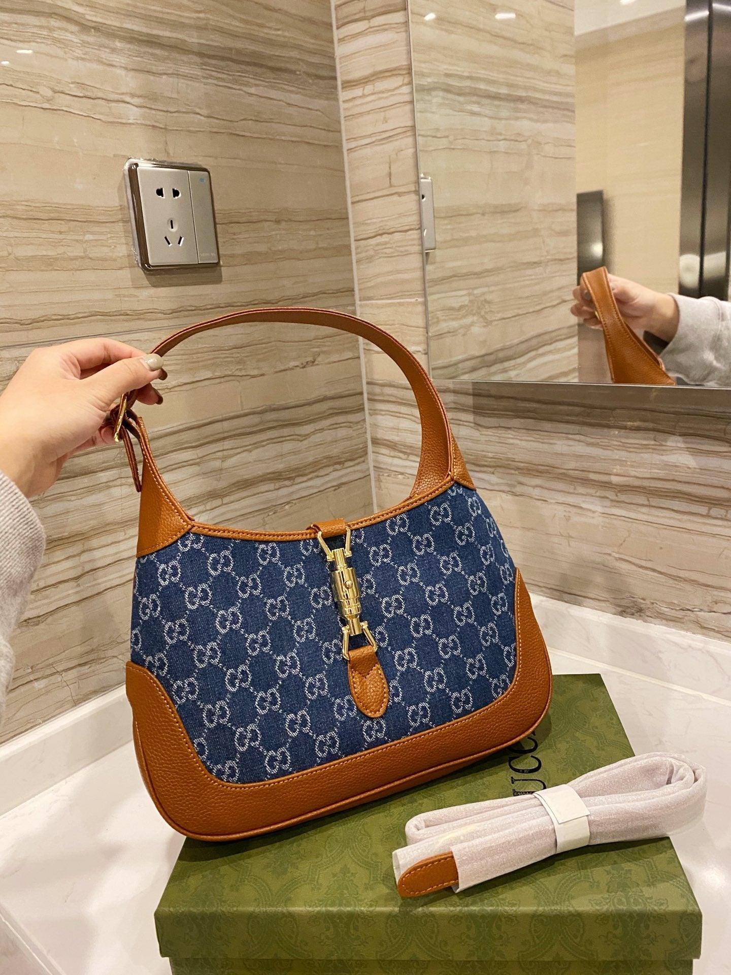 Sneakerhill - Luxury Edition Bags GCI 220 Sneakerhill