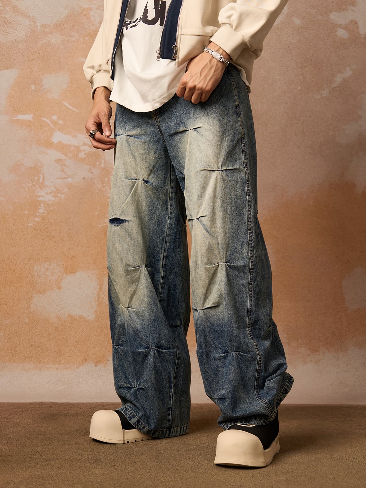 Distressed Washed Pleated Jeans - Goatlv