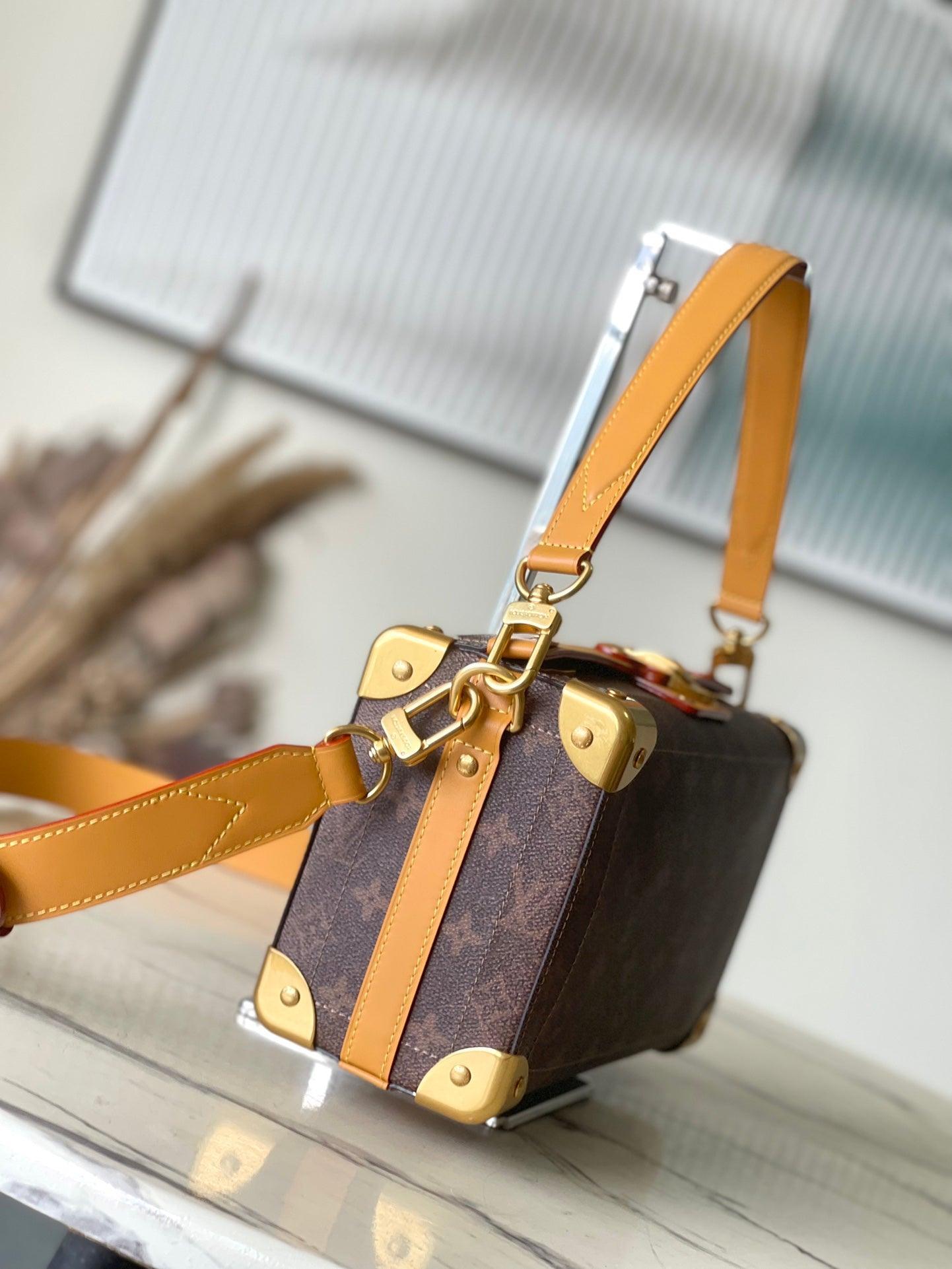 LV Soul Trunk East West Monogram Dus M11744 1984brand
