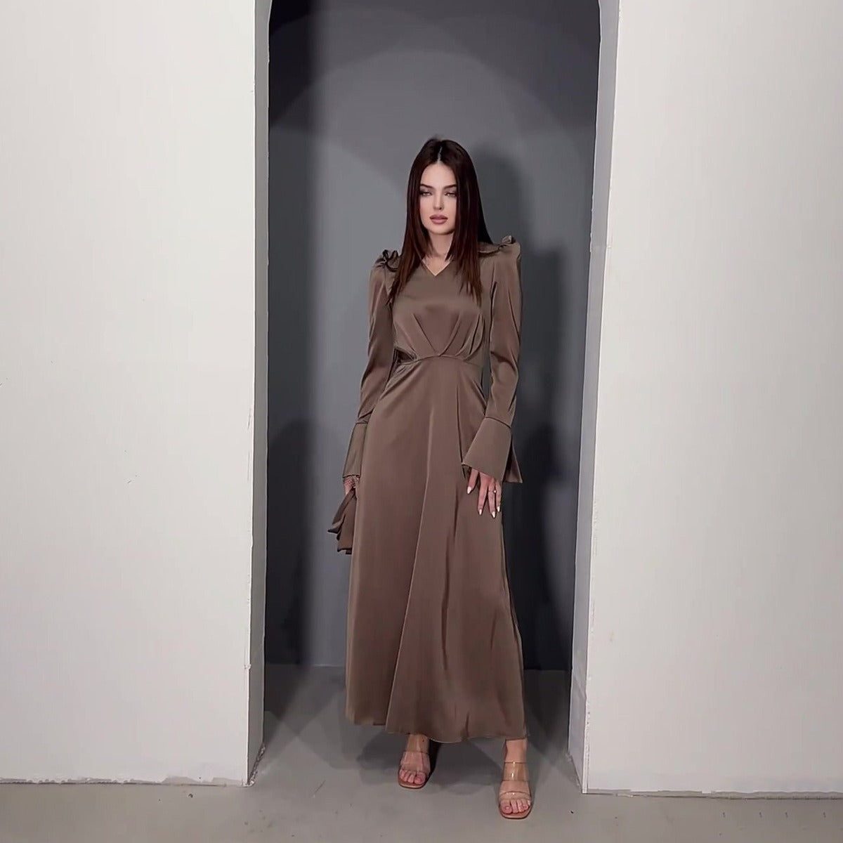 Retro V-neck Puff Sleeve Long Tie Waist-controlled Long Sleeves Dress Nyzzle