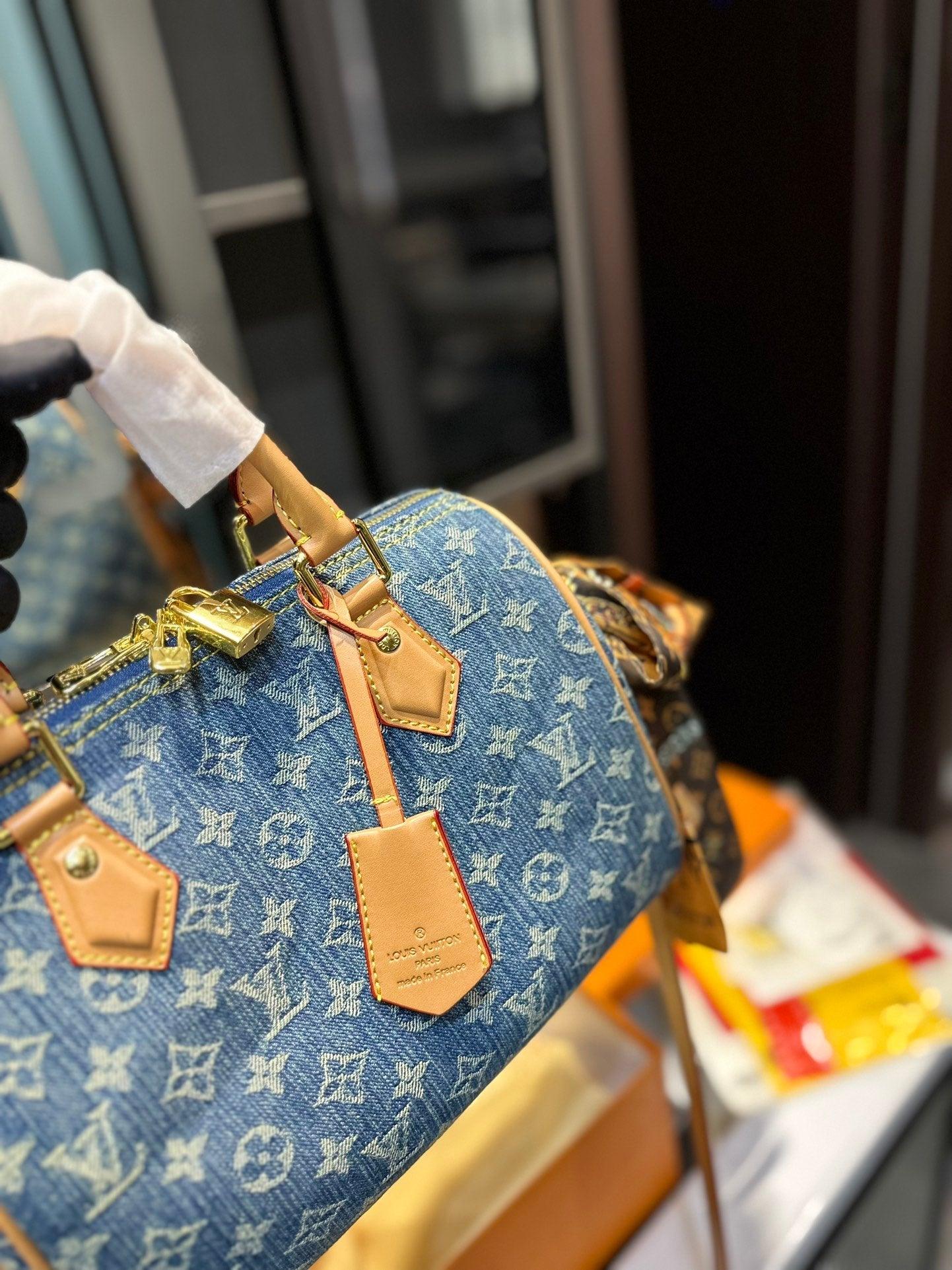 CN - New Collection Bags LUV 761 Charm Nicely