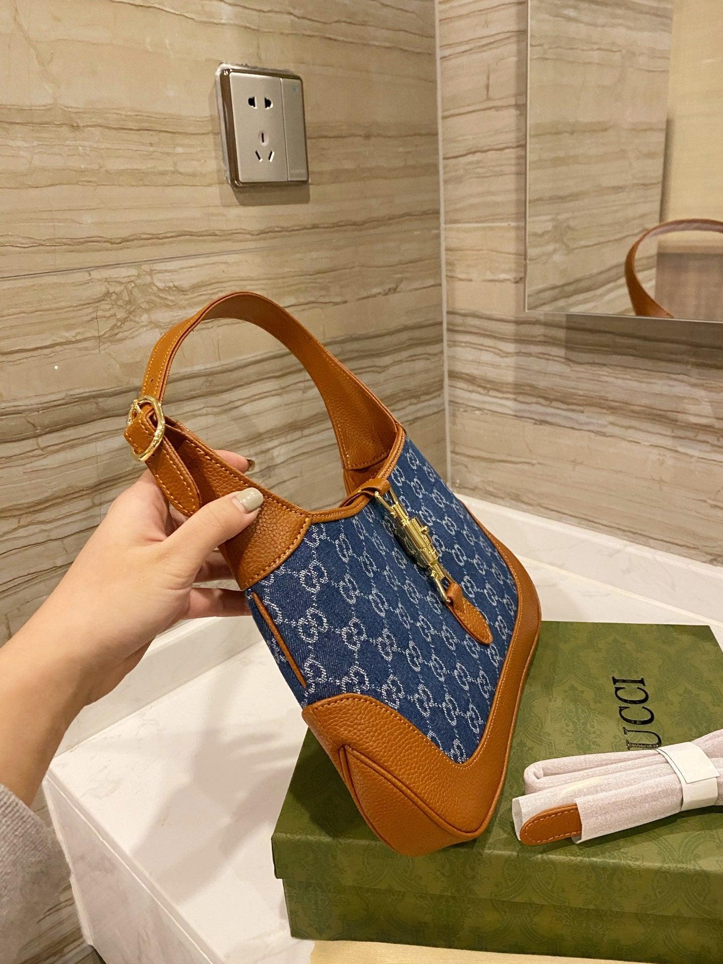 Sneakerhill - Luxury Edition Bags GCI 220 Sneakerhill
