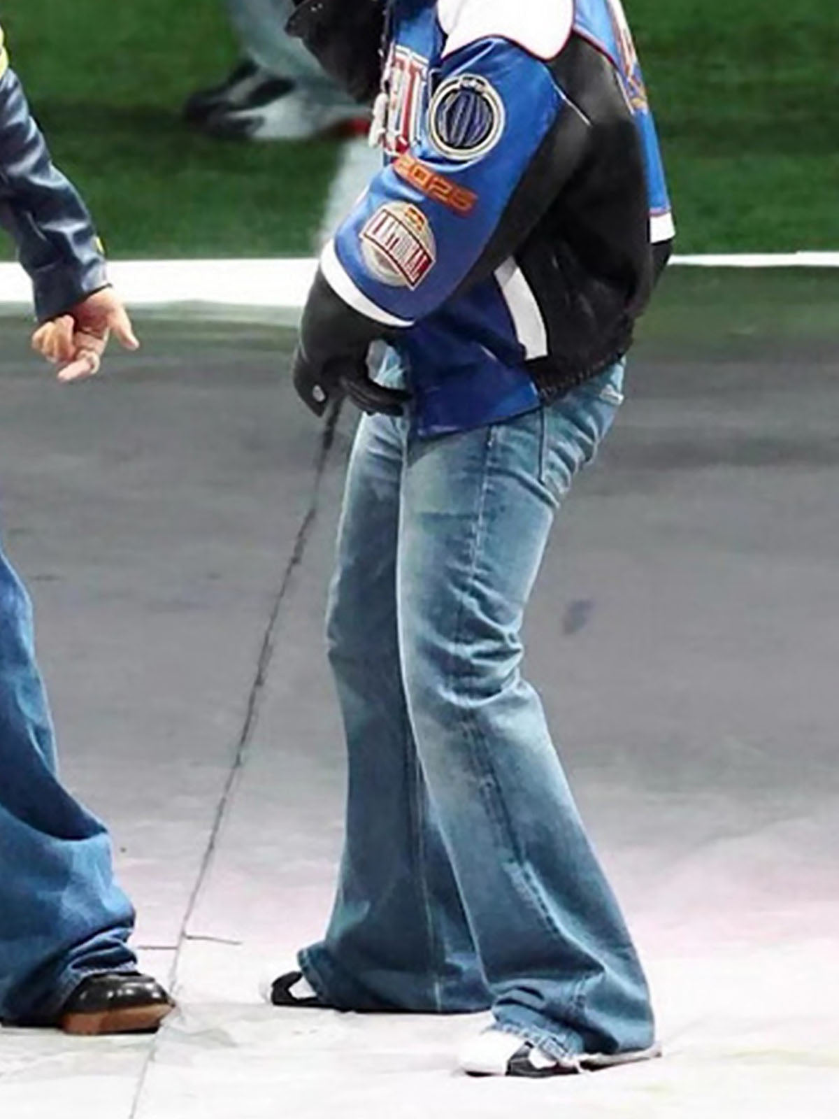 Washed Whitened Flared Jeans - Goatlv