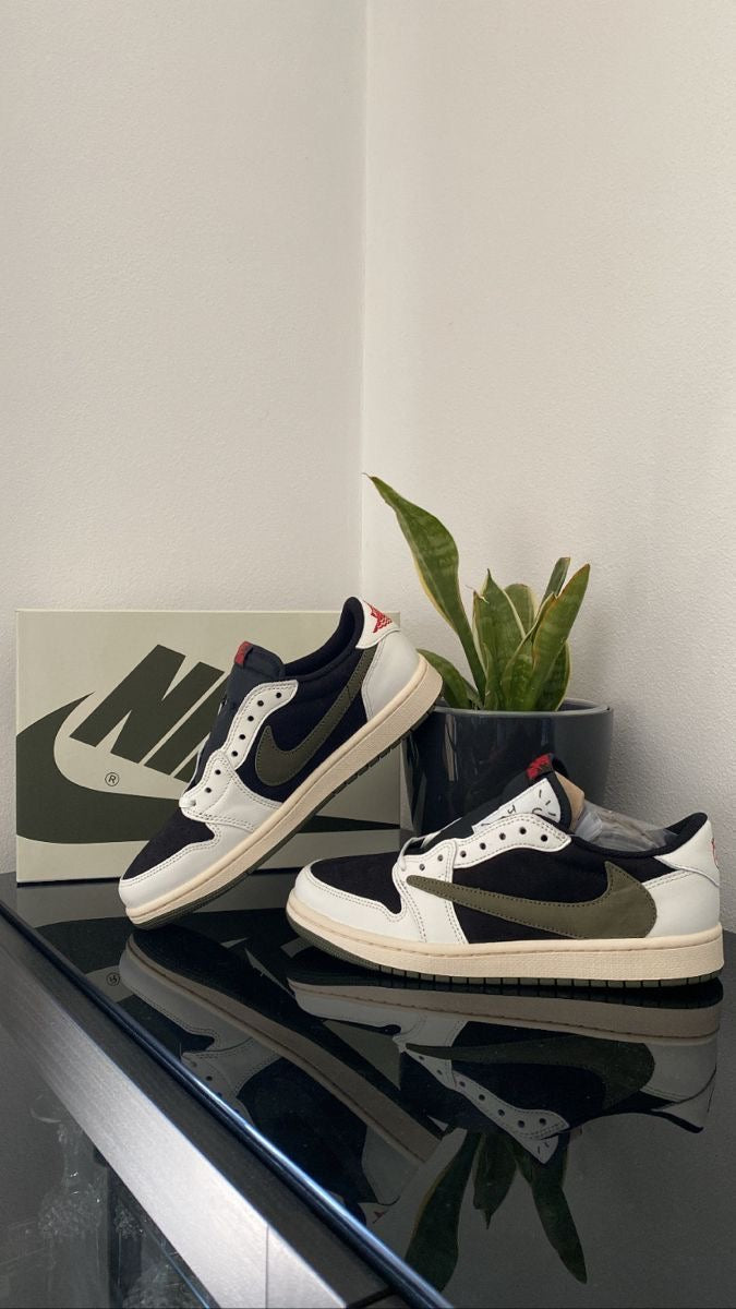 Custom Travis Scott x Fragment x Air Jordan 1 Low DZ4137 106 - sneakershuborg