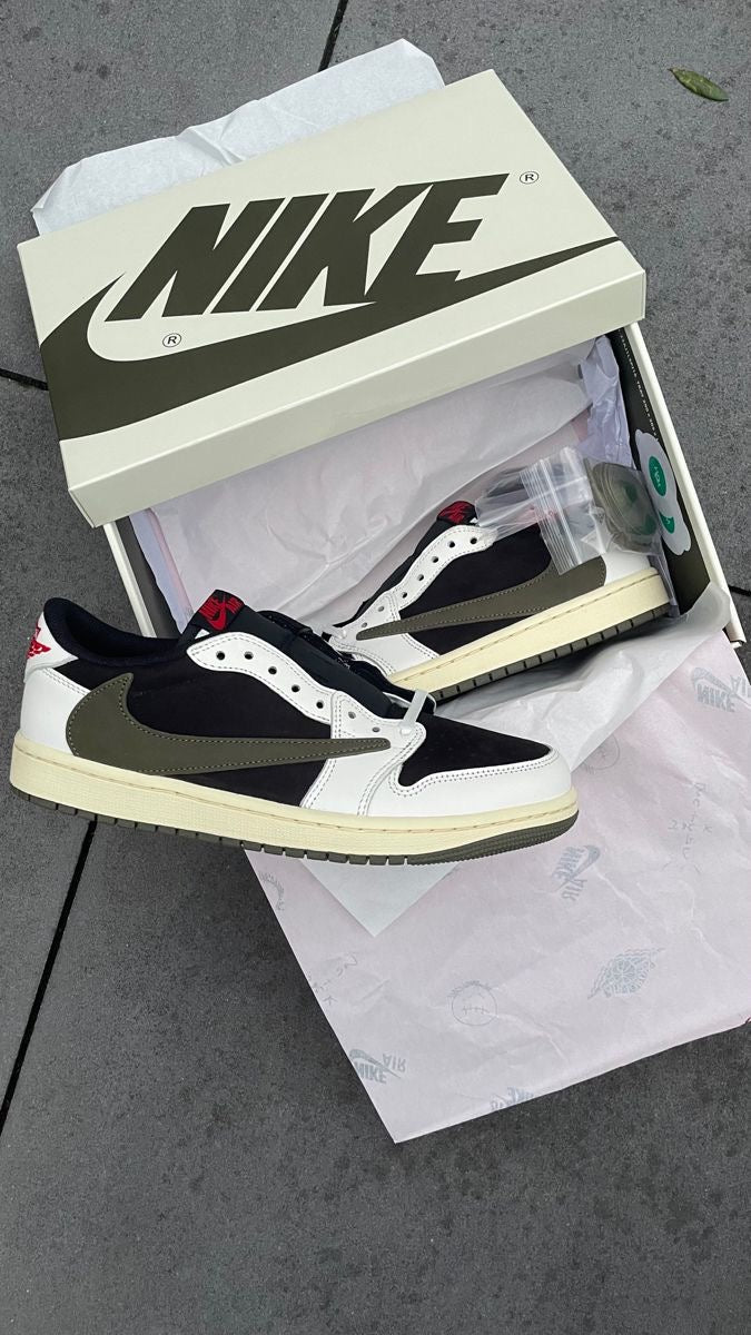 Custom Travis Scott x Fragment x Air Jordan 1 Low DZ4137 106 - sneakershuborg