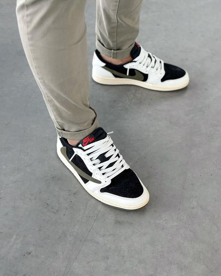 Custom Travis Scott x Fragment x Air Jordan 1 Low DZ4137 106 - sneakershuborg