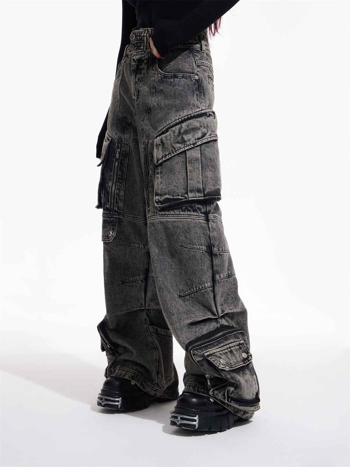 Work Style Multi-Pocket Jeans