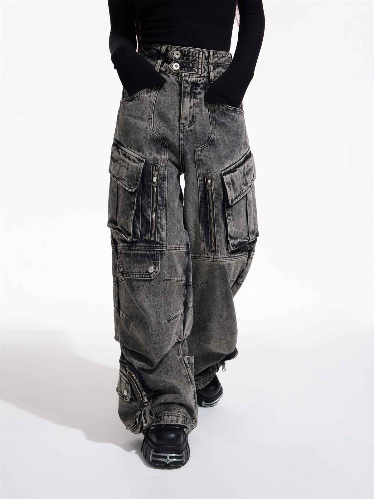 Work Style Multi-Pocket Jeans