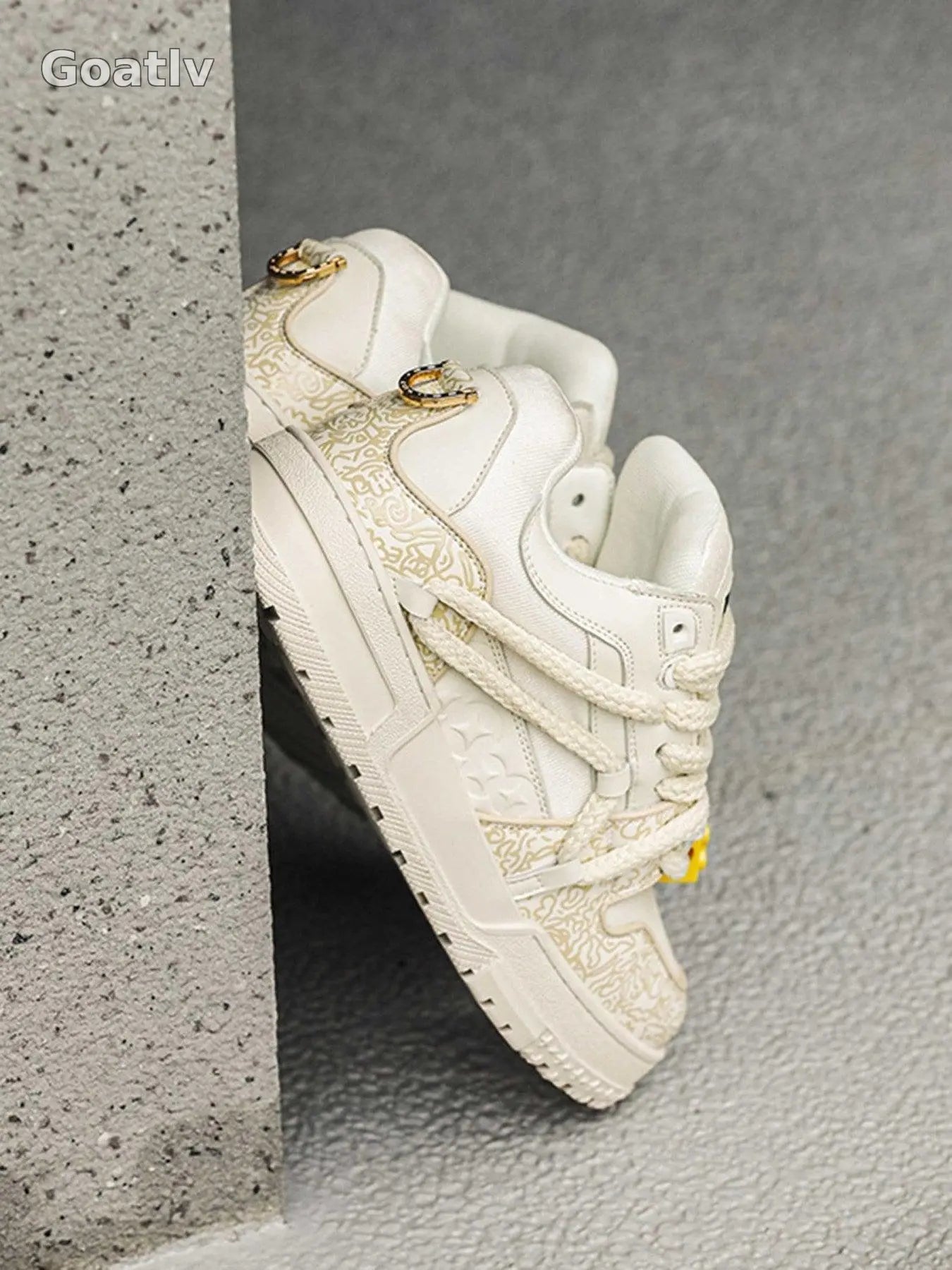 Sneakerhub Everything Goes With Casual Sneakers - 1931 - Goatlv