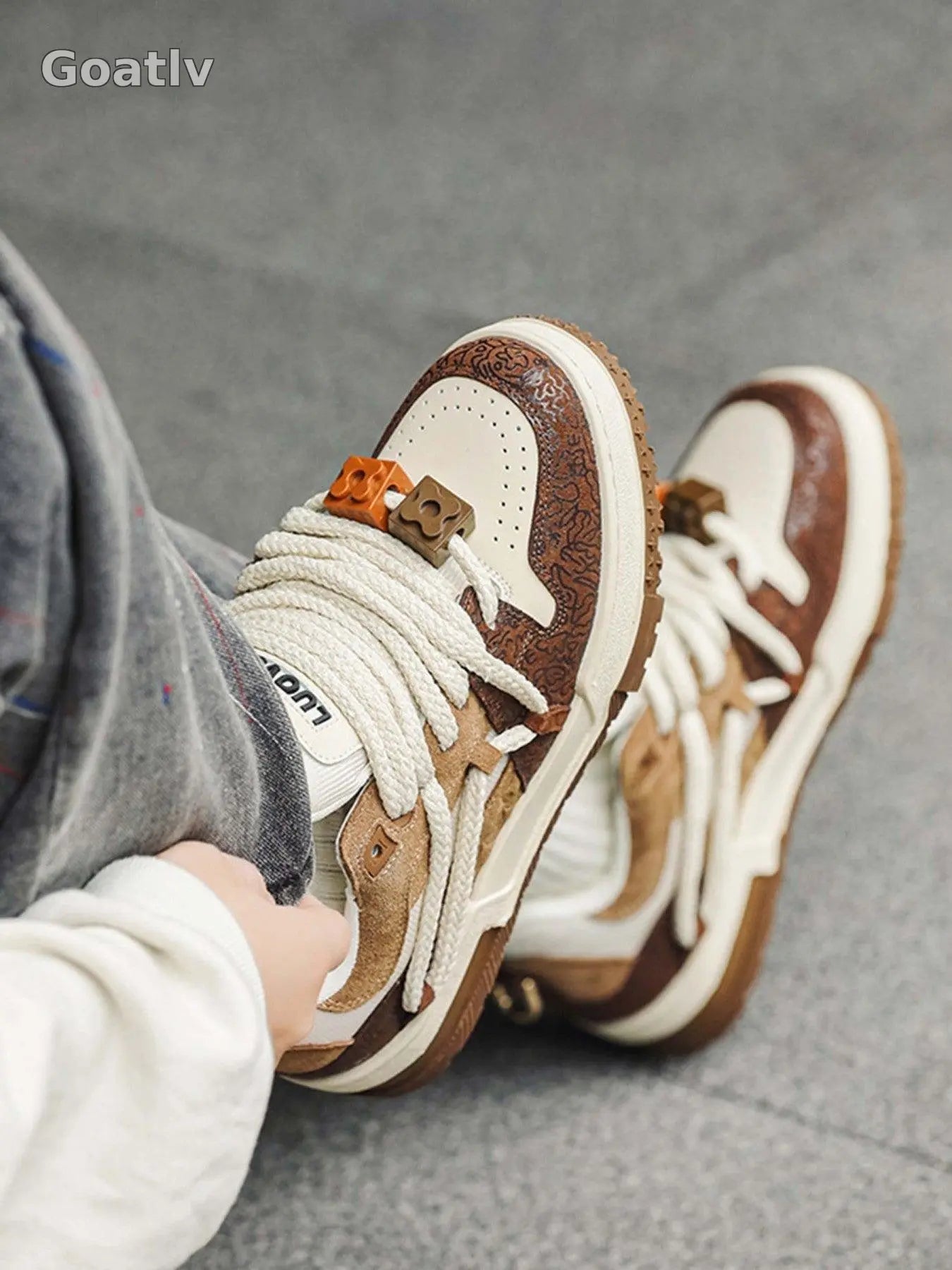 Sneakerhub Everything Goes With Casual Sneakers - 1931 - Goatlv