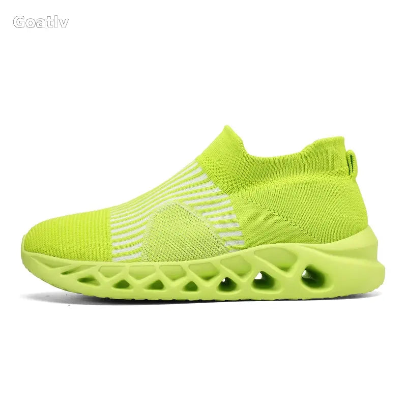 Strato Swift T4 Sneakers - Goatlv