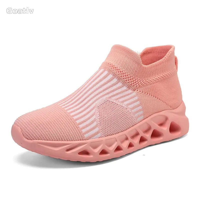 Strato Swift T4 Sneakers - Goatlv