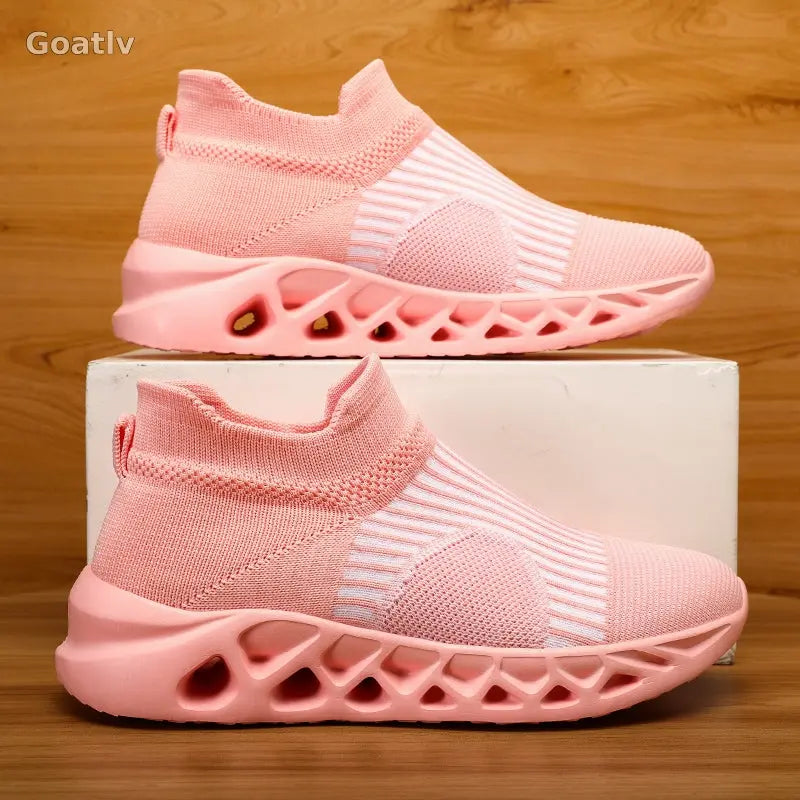 Strato Swift T4 Sneakers - Goatlv