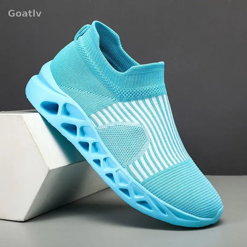 Strato Swift T4 Sneakers - Goatlv