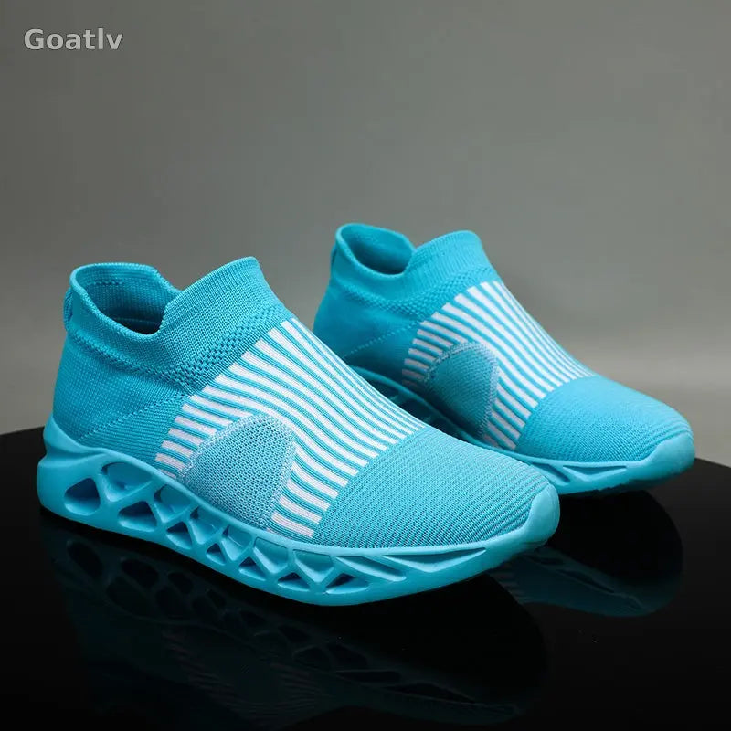 Strato Swift T4 Sneakers - Goatlv