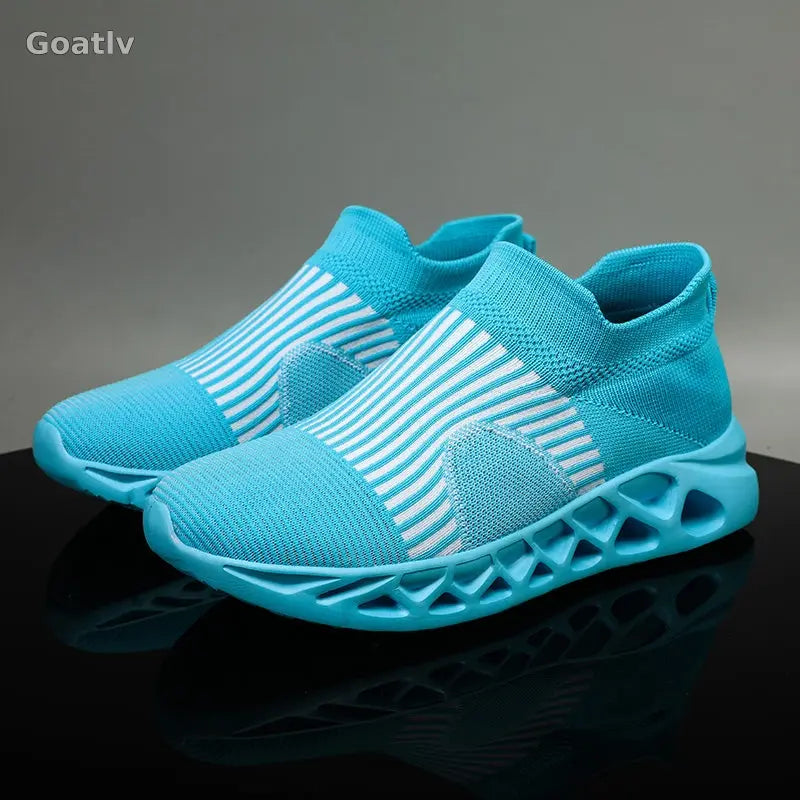 Strato Swift T4 Sneakers - Goatlv