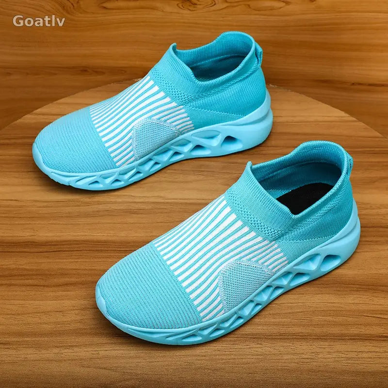Strato Swift T4 Sneakers - Goatlv