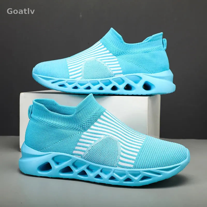 Strato Swift T4 Sneakers - Goatlv