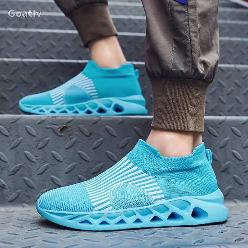 Strato Swift T4 Sneakers - Goatlv