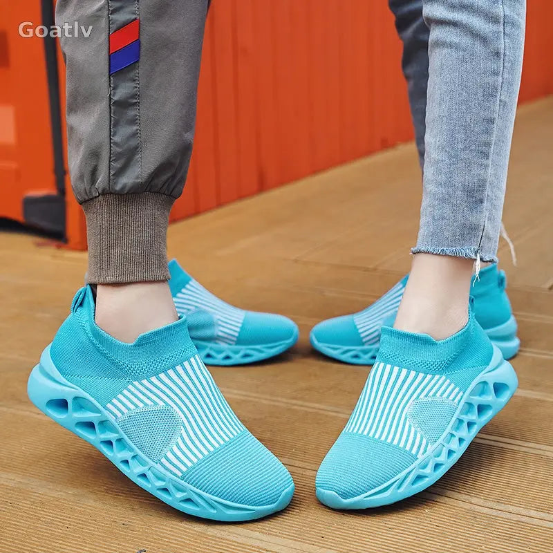 Strato Swift T4 Sneakers - Goatlv