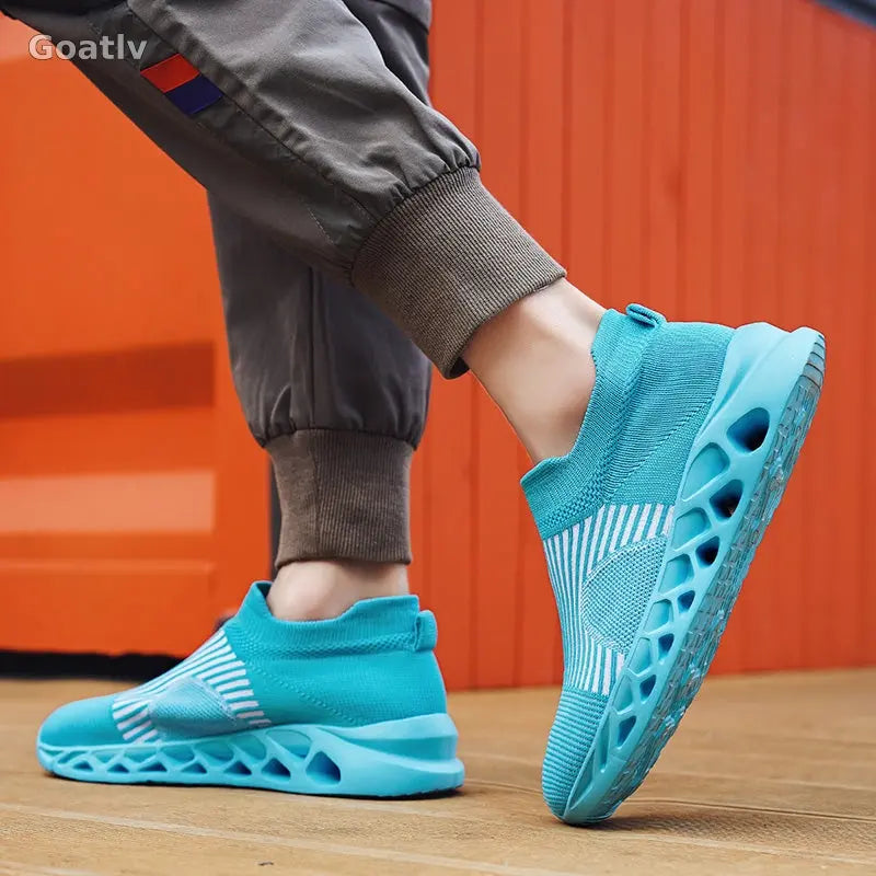 Strato Swift T4 Sneakers - Goatlv