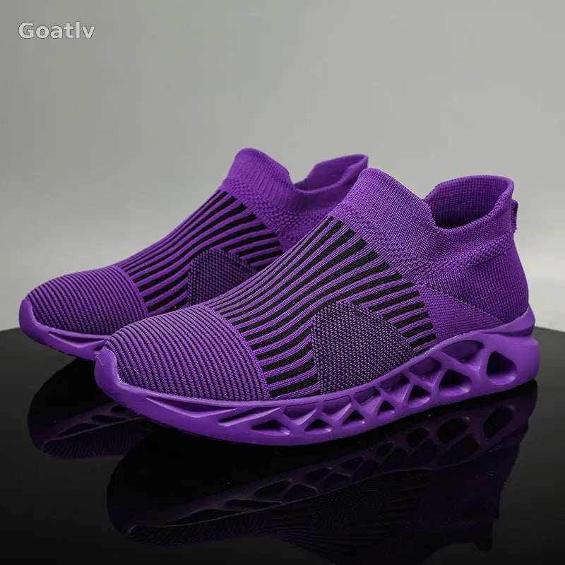 Strato Swift T4 Sneakers - Goatlv