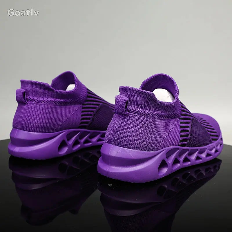 Strato Swift T4 Sneakers - Goatlv