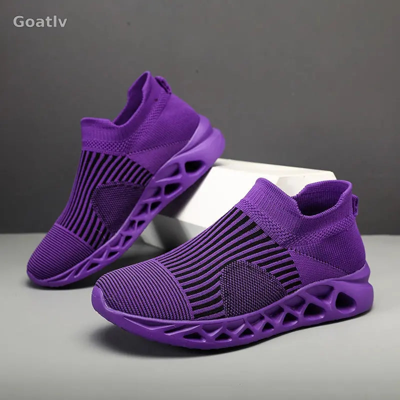 Strato Swift T4 Sneakers - Goatlv