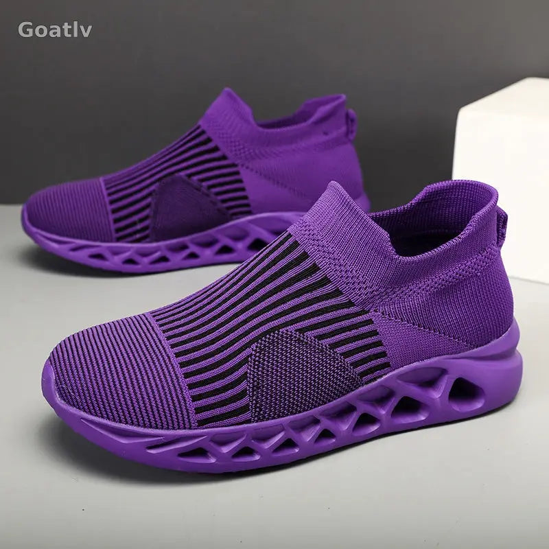 Strato Swift T4 Sneakers - Goatlv