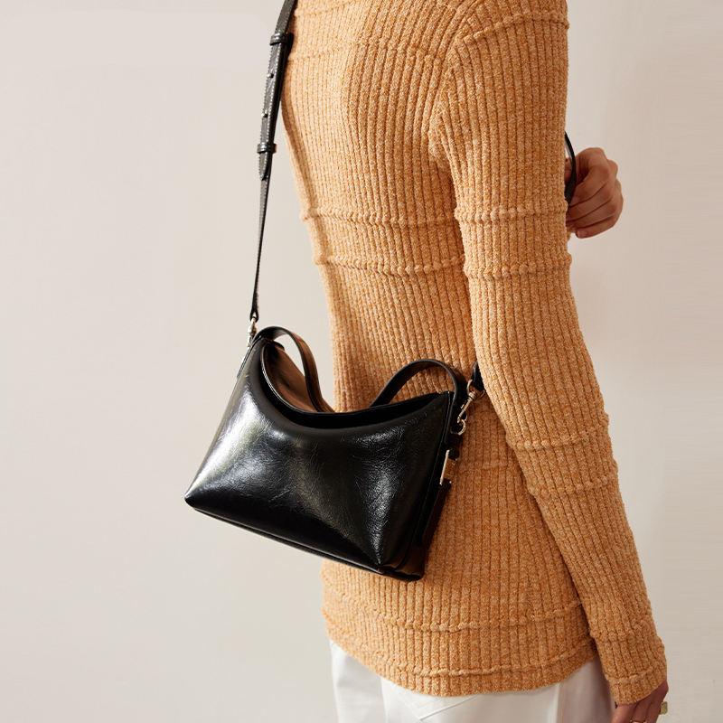 Elegant Women's Leather Shoulder and Crossbody Bag Trendha