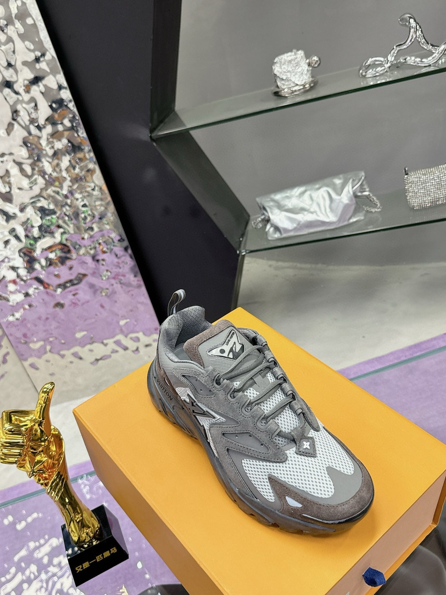 Custom LuVi Runner Tatic MJ00420 - GoatLV